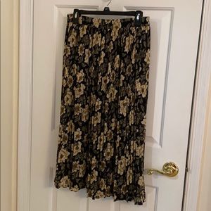 Sag Harbor pleated skirt